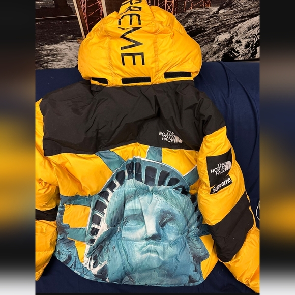 Supreme x The North Face Statue of Liberty Baltoro Jacket Yellow Size Large NEW - Picture 2 of 5